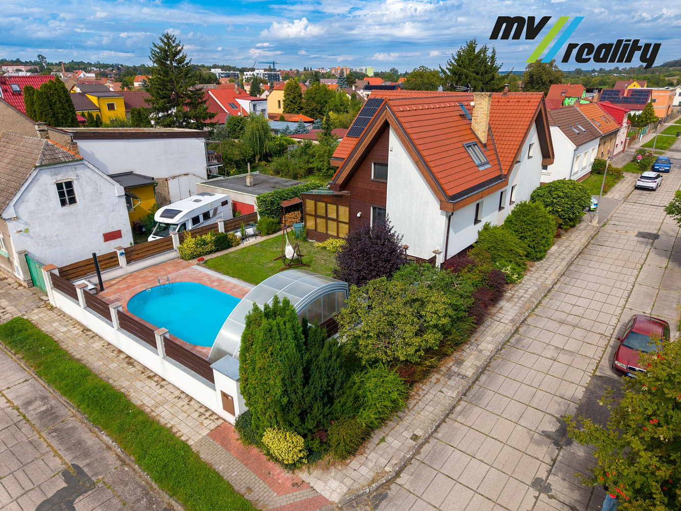Prodej domu 271 m² s pozemkem 571 m² – fotografie 2