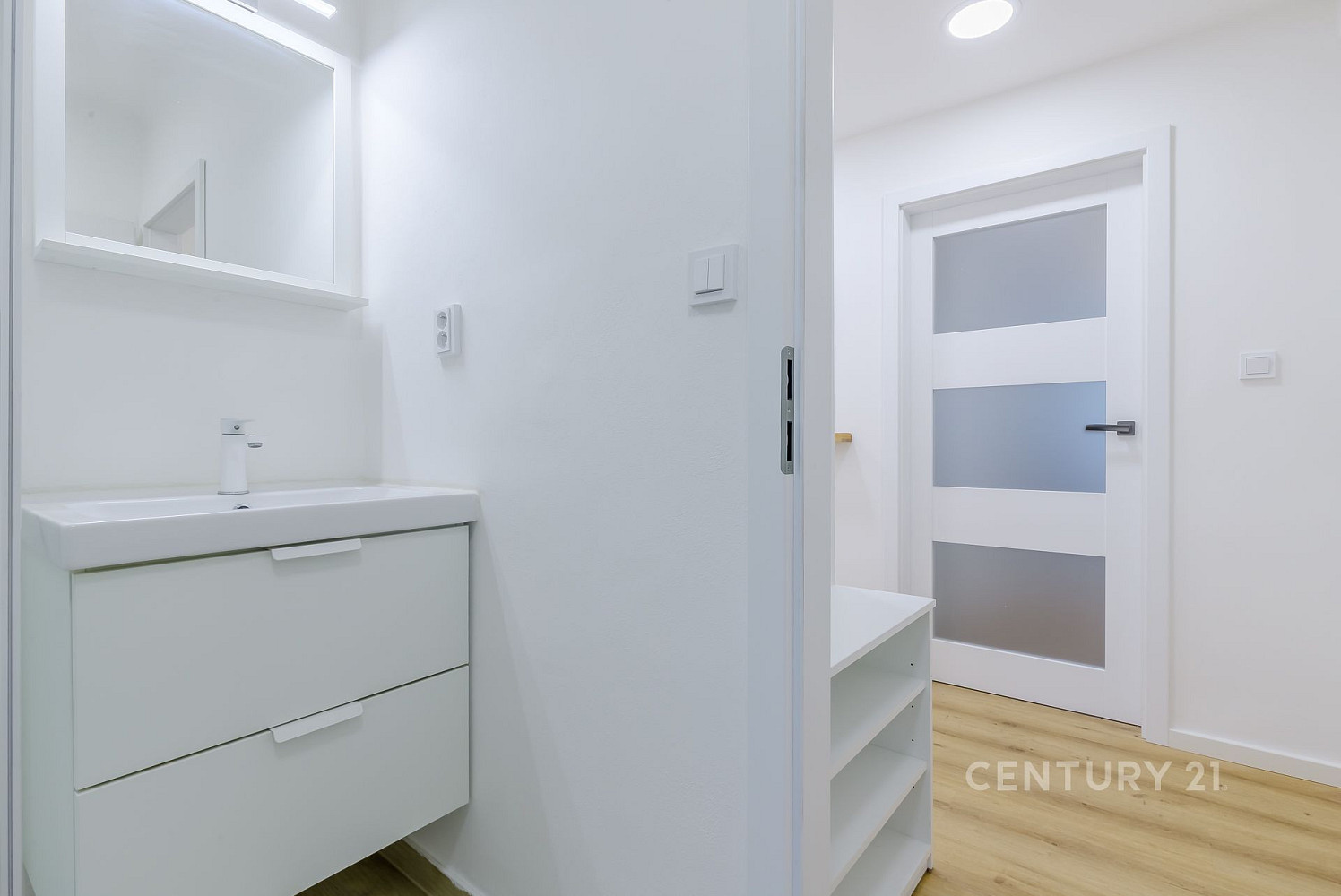 Pronájem bytu 2+kk 66 m² – fotografie 4