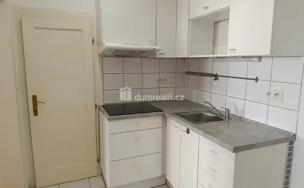 Pronájem bytu 2+kk 58 m², Za poštou, Praha 10 - Strašnice