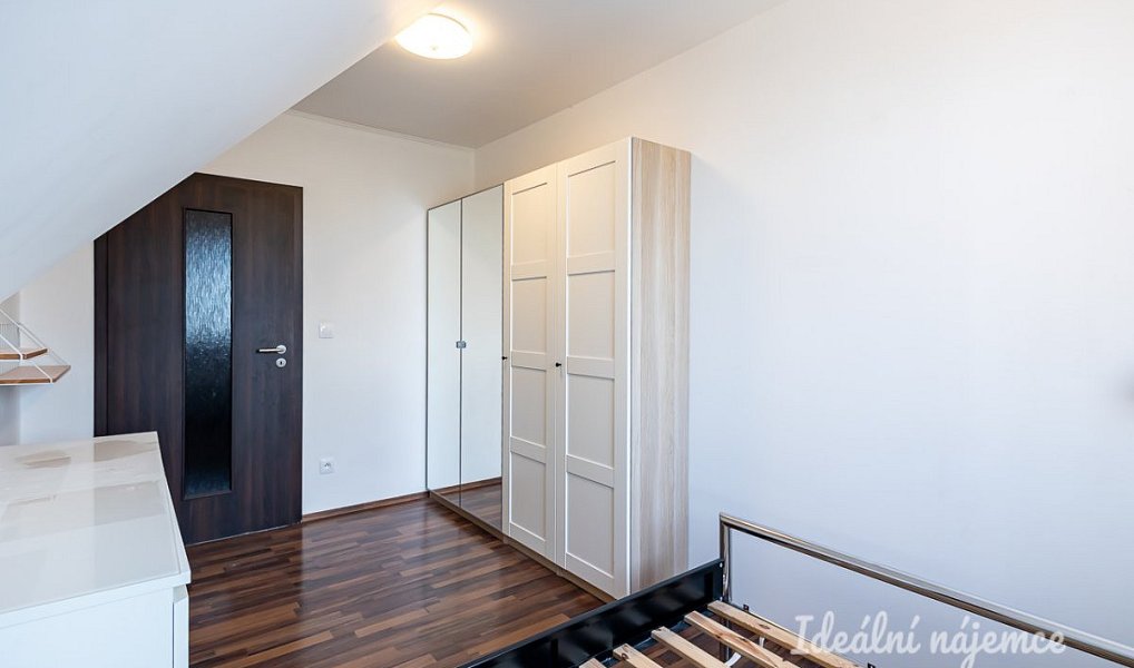 Pronájem bytu 2+kk 50 m², Nupaky – náhled fotky 14
