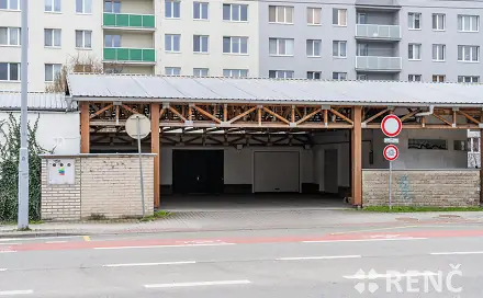Prodej nadstandardní samostatné garáže o ploše 62,9 m2 na ulici Petra Křivky, Brno Nový Lískovec., Petra Křivky, Brno - Nový Lískovec