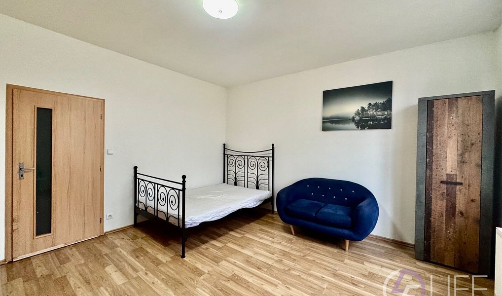 Pronájem bytu 1+1 48 m², Hostinné – náhled fotky 5