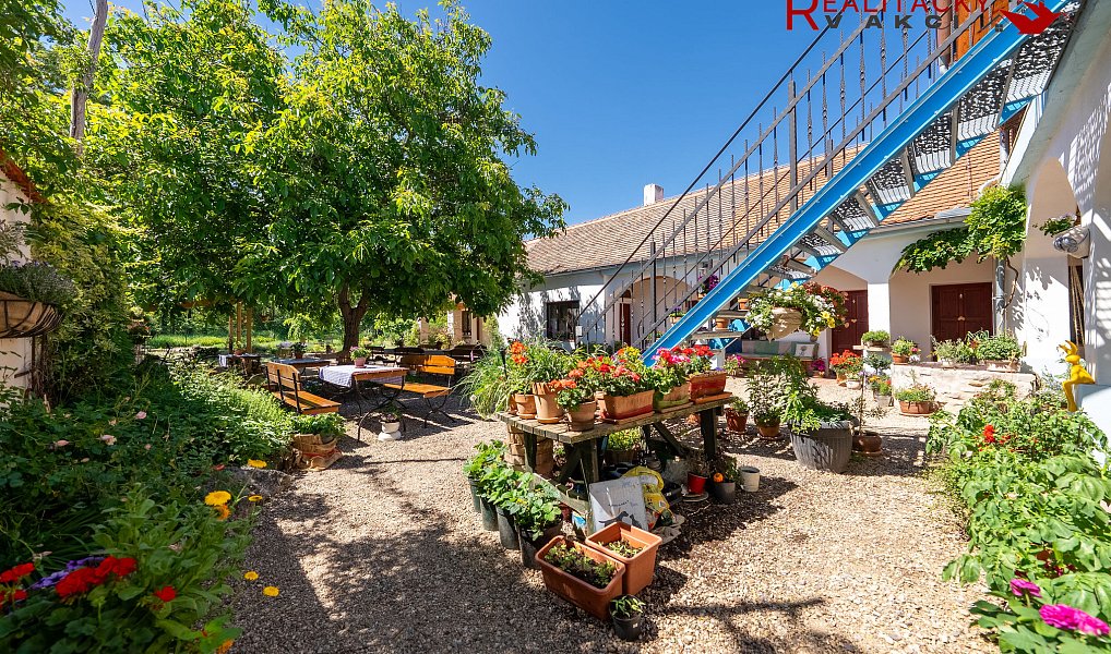 Prodej ubytovacího objektu 291 m², Nový Přerov – náhled fotky 3