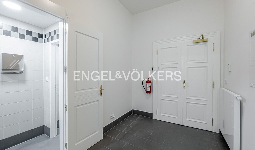 Pronájem kanceláře 156 m², Praha – náhled fotky 8
