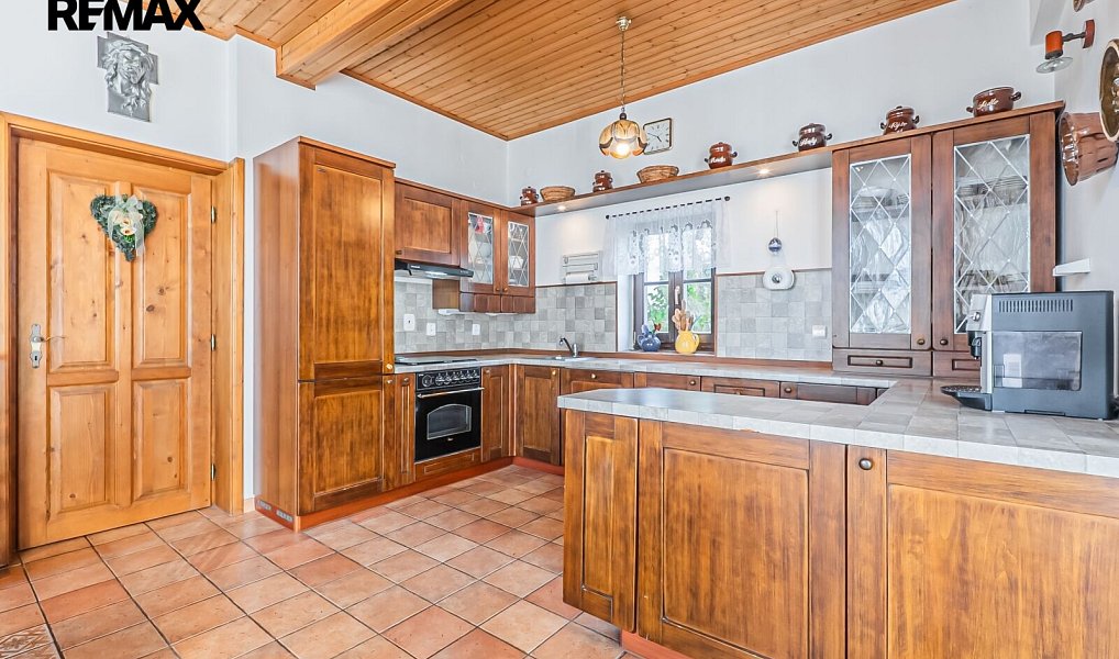 Prodej domu 271 m² s pozemkem 3 206 m², Hrachoviště – náhled fotky 10