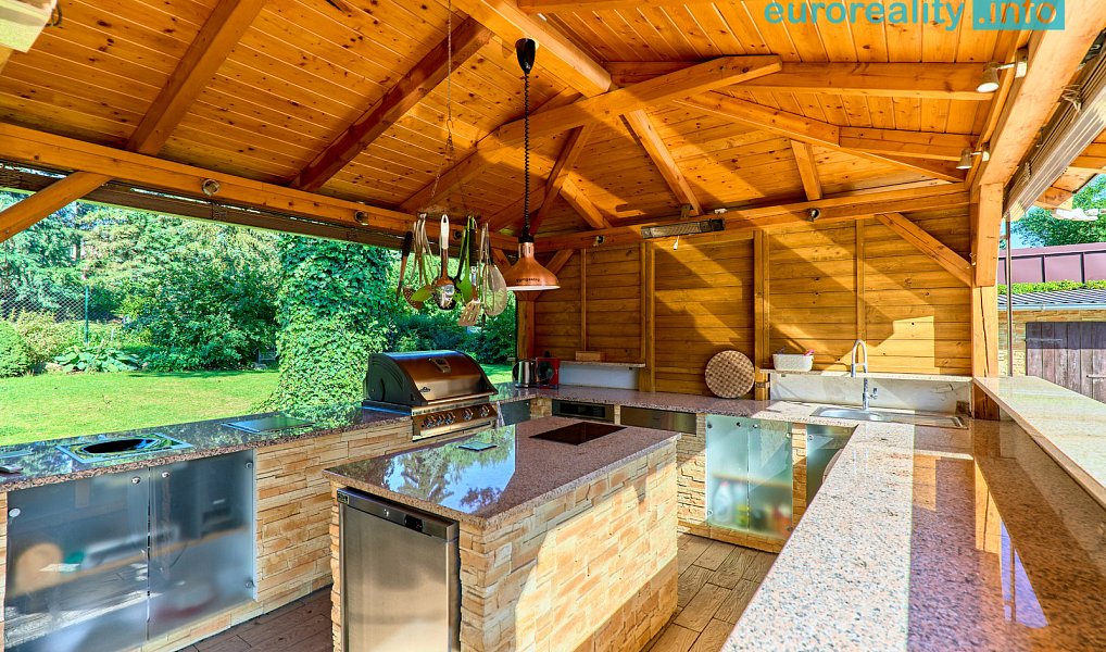 Pronájem domu 220 m² s pozemkem 1 100 m², Sadov – náhled fotky 3