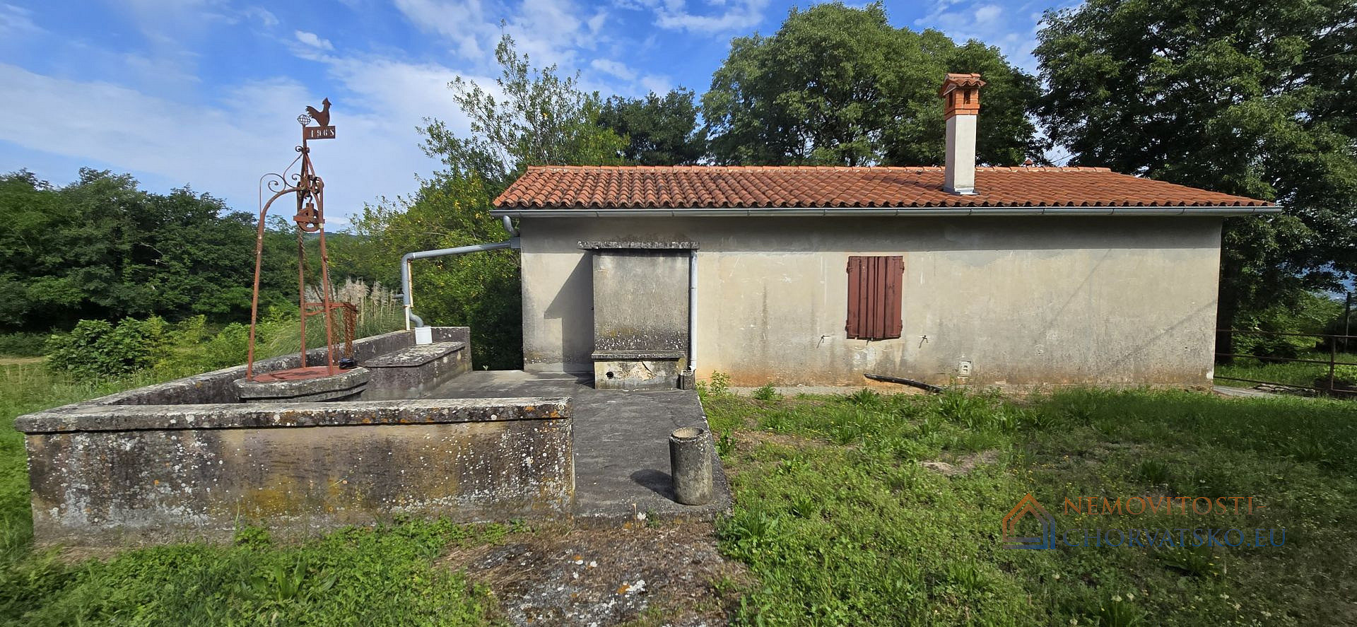 Prodej domu 250 m² s pozemkem 18 500 m² - Más
