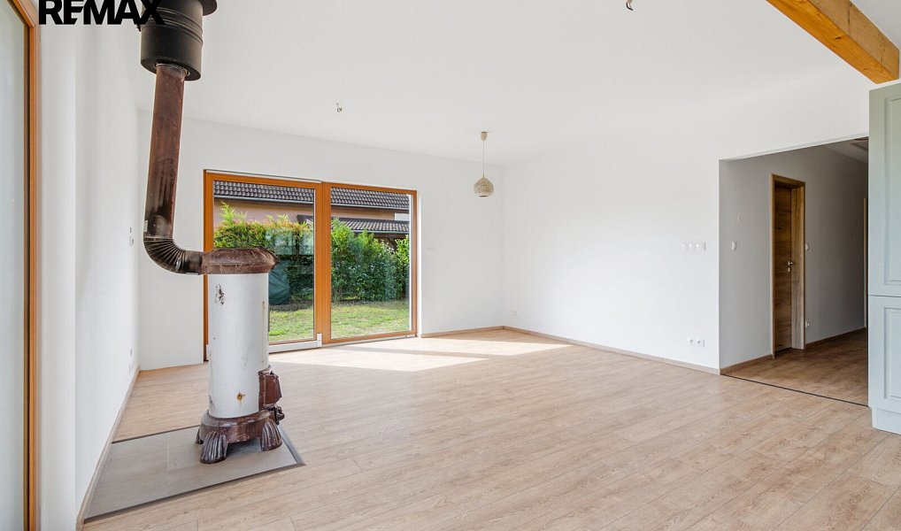 Prodej domu 85 m² s pozemkem 3 925 m², Tišice – náhled fotky 7