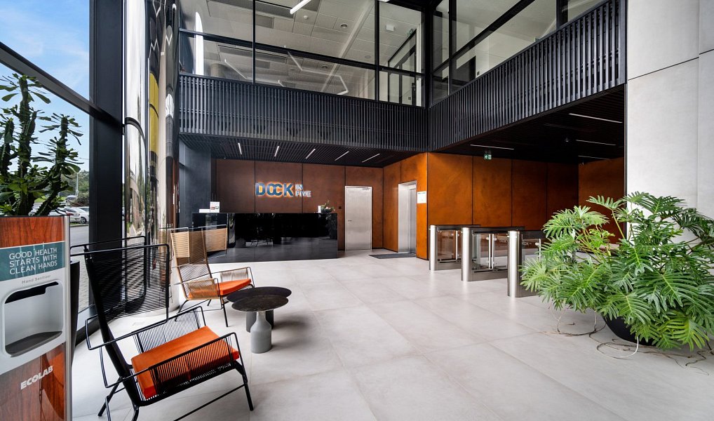 Pronájem kanceláře 307 m², Praha – náhled fotky 2