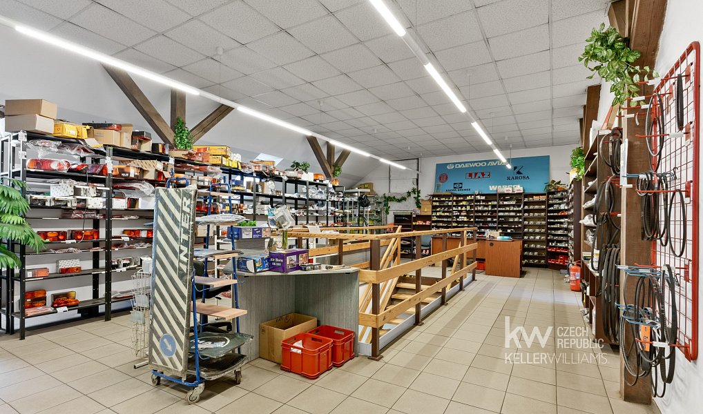 Prodej obchodních prostor 688 m², Plavy – náhled fotky 4