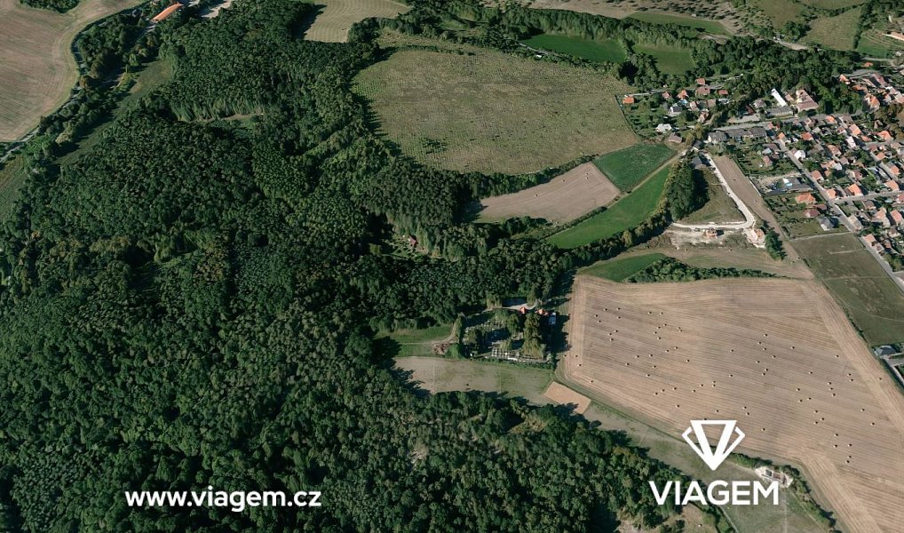 Prodej stavebního pozemku 655 m², Vinařice – náhled fotky 3
