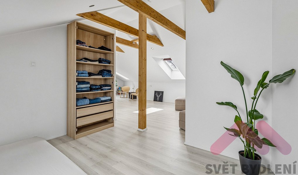 Prodej domu 300 m² s pozemkem 1 066 m², Tehov – náhled fotky 24