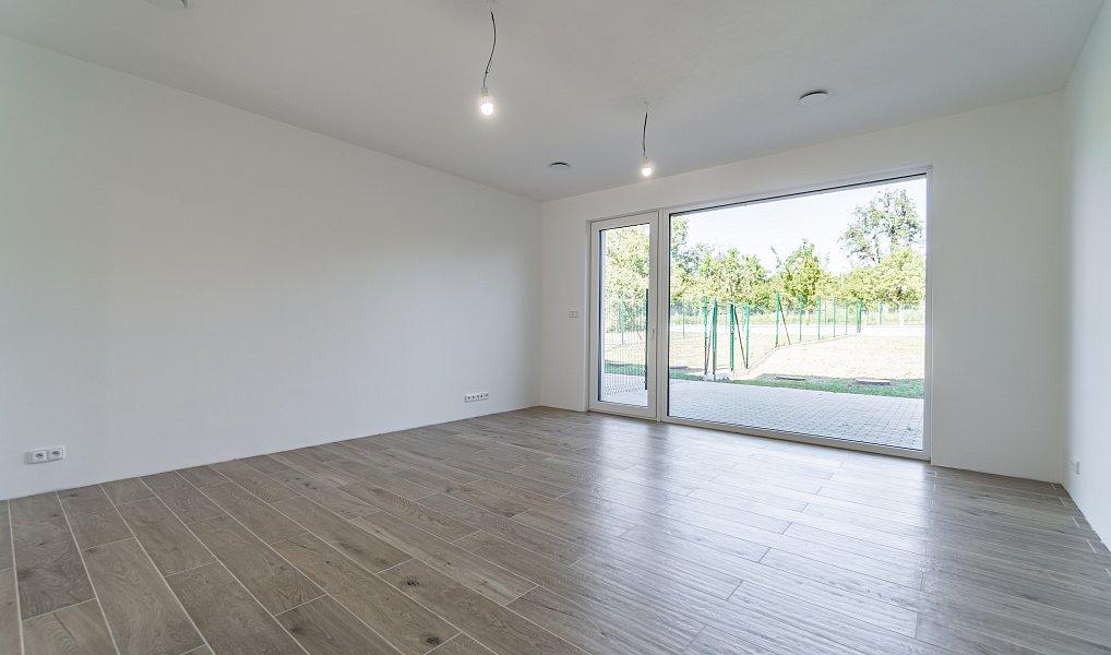 Prodej domu 106 m² s pozemkem 218 m², Topolná – náhled fotky 2