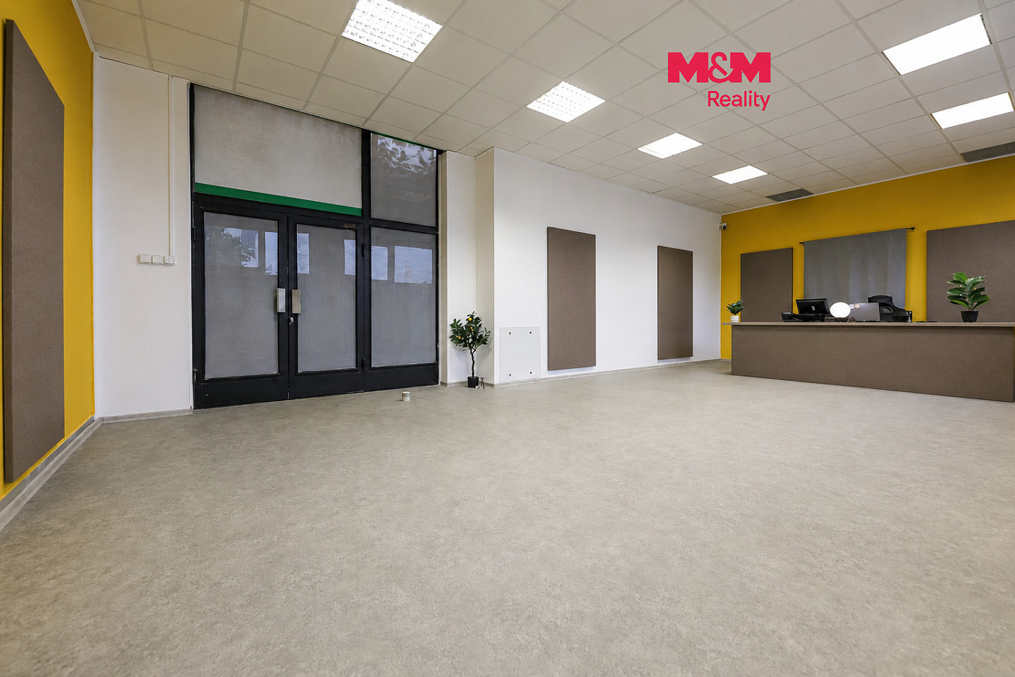 Pronájem obchodních prostor 93 m²