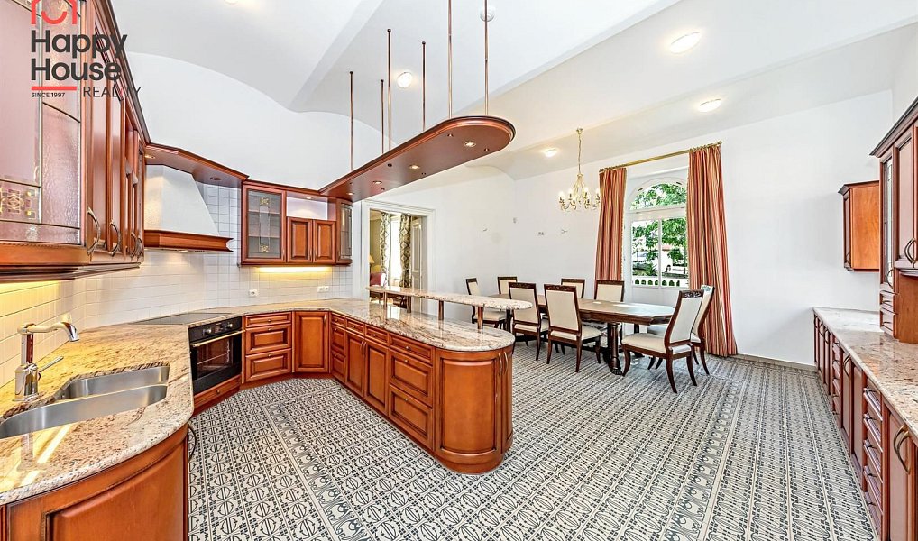 Pronájem domu 827 m² s pozemkem 8 770 m², Praha – náhled fotky 10