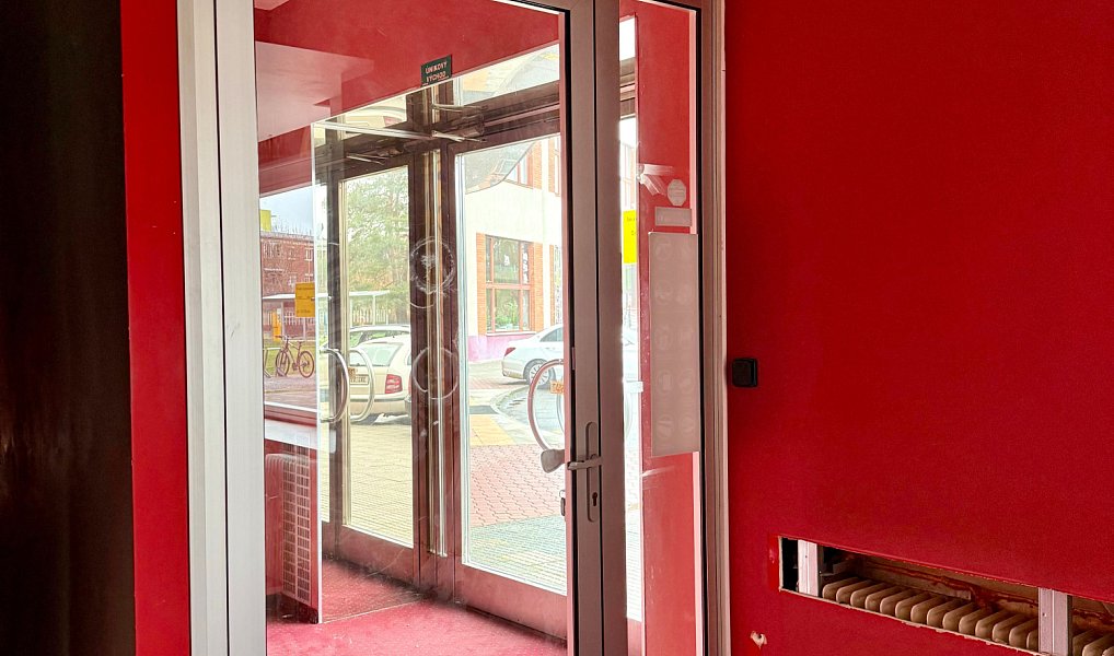 Pronájem obchodních prostor 120 m², Otrokovice – náhled fotky 5