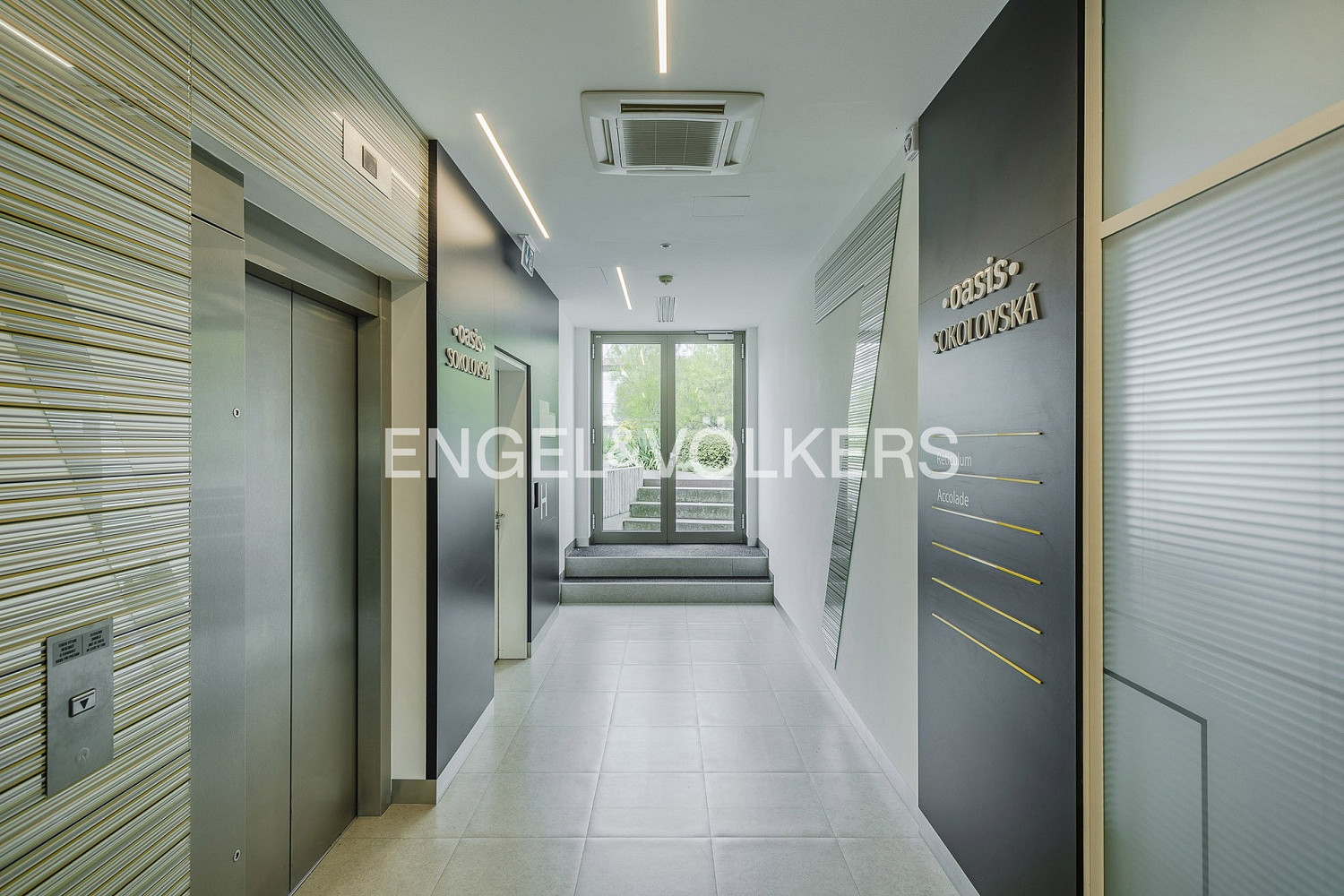 Pronájem kanceláře 311 m² – pohled 2