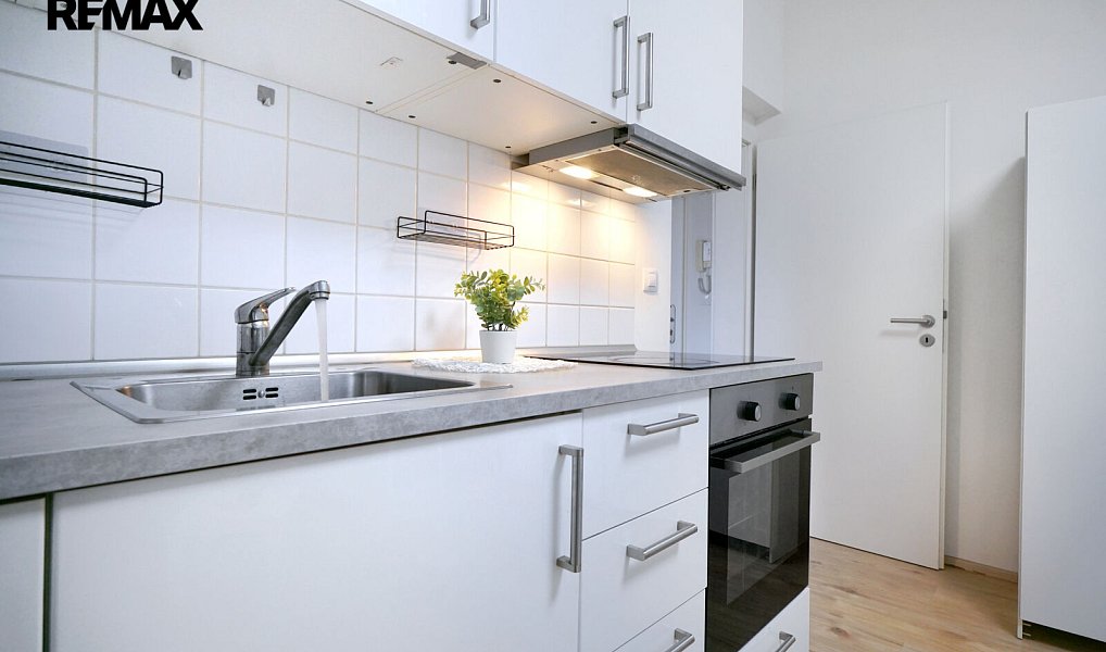 Prodej bytu 1+kk 22 m², Praha – náhled fotky 7