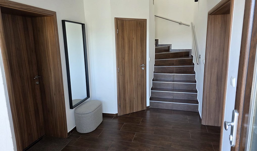 Prodej domu 148 m² s pozemkem 908 m², Tmaň – náhled fotky 9