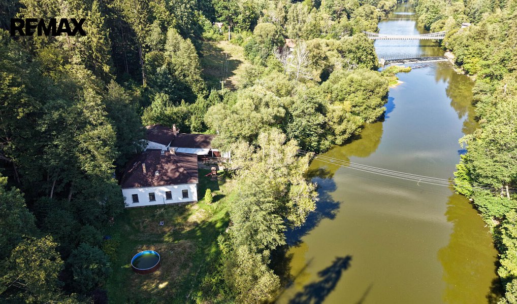 Prodej ubytovacího objektu 210 m², Stádlec – fotka 1 z 37