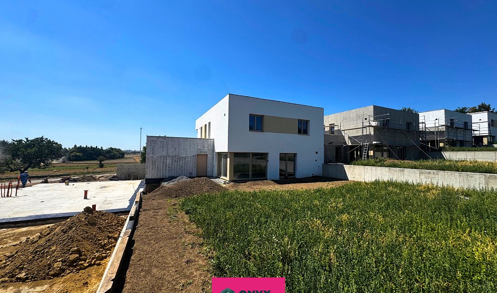 Prodej domu 242 m² s pozemkem 501 m², Rousínov – náhled fotky 10