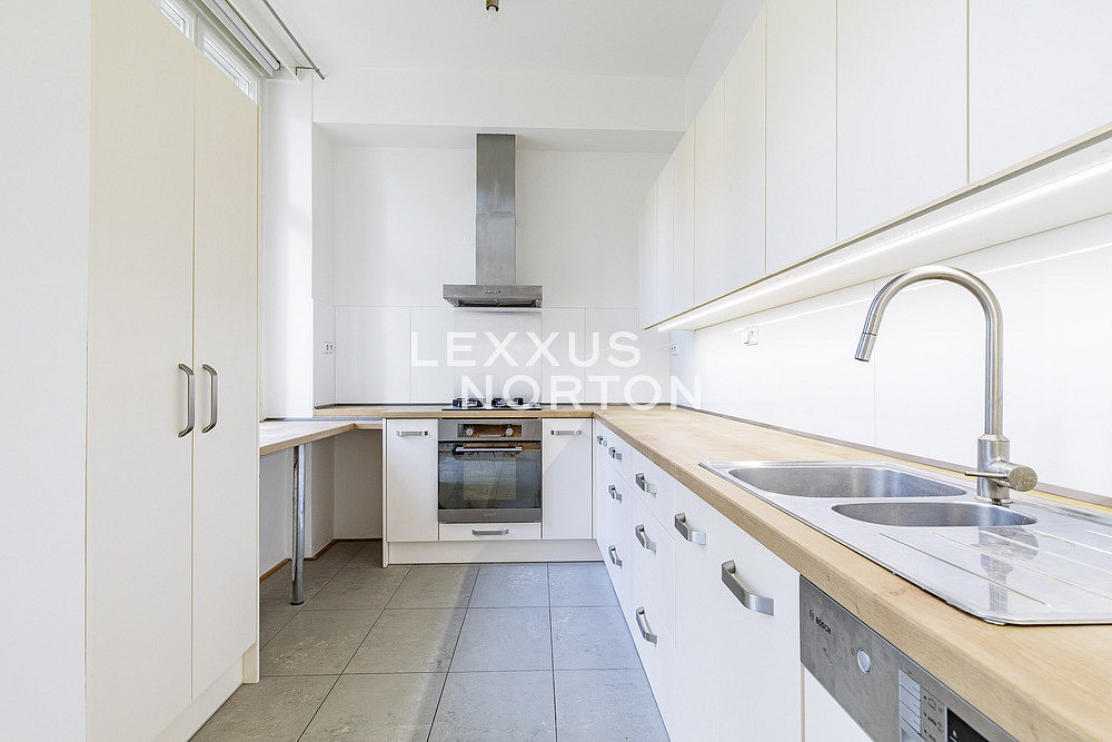 Pronájem bytu 5+1 240 m² — photo 3