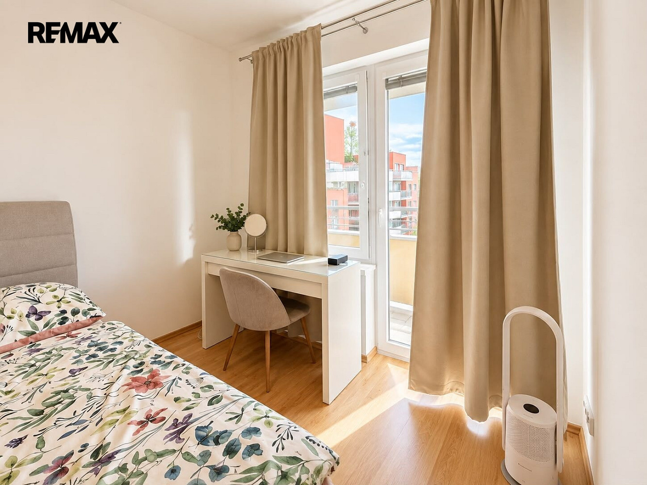 Pronájem bytu 2+kk 63 m² – fotografie 3