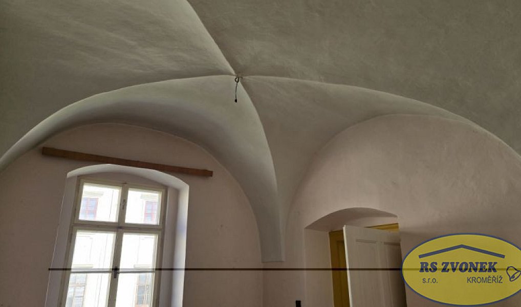 Prodej domu 1 033 m² s pozemkem 1 365 m², Kroměříž – náhled fotky 7