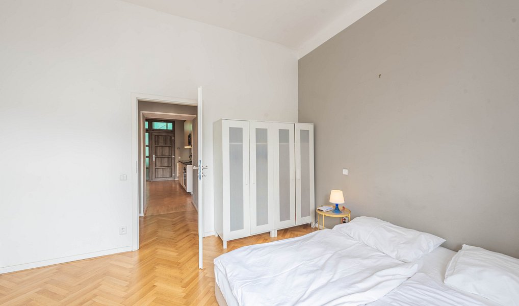 Pronájem bytu 1+1 38 m², Praha – náhled fotky 2