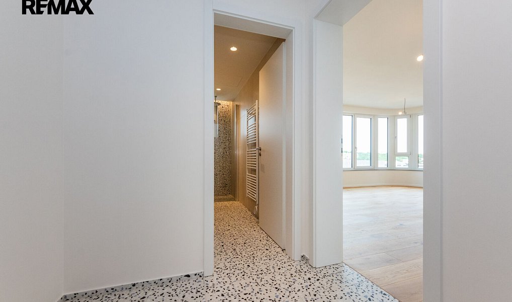 Prodej bytu 1+kk 39 m², Praha – náhled fotky 12
