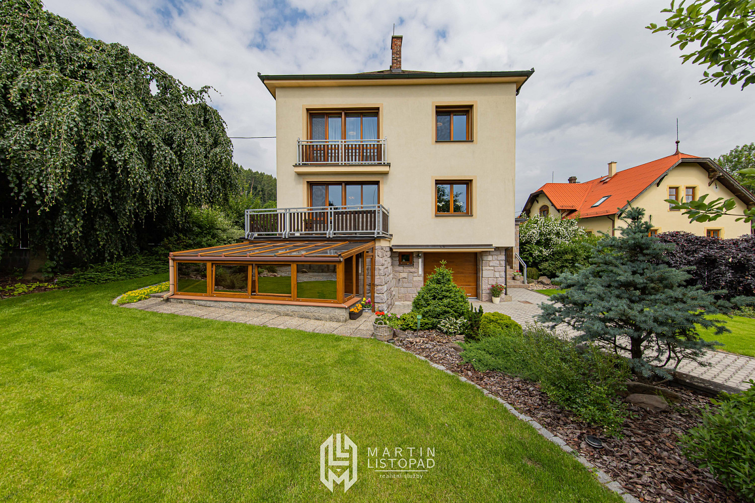 Prodej domu 250 m² s pozemkem 684 m² – fotografie 2