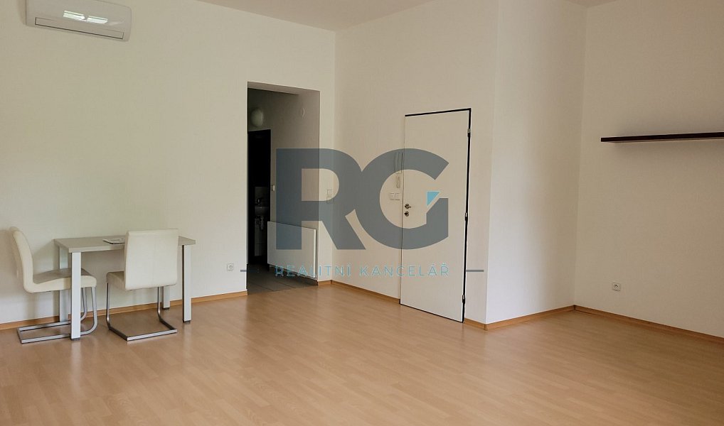 Pronájem bytu 1+kk 40 m², Písek – náhled fotky 2