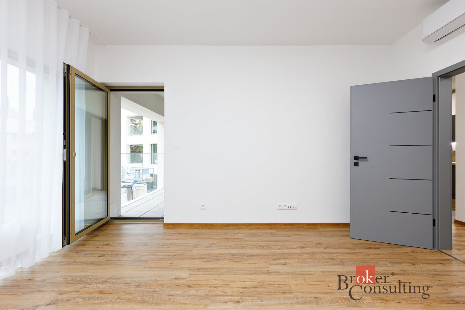 Pronájem bytu 2+kk 62 m² – pohled 6