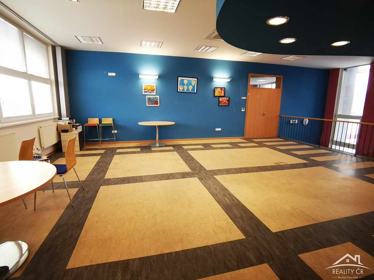 Pronájem kanceláře 320 m² – fotografie 3