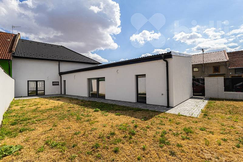 Prodej domu 183 m² s pozemkem 330 m² – fotografie 3