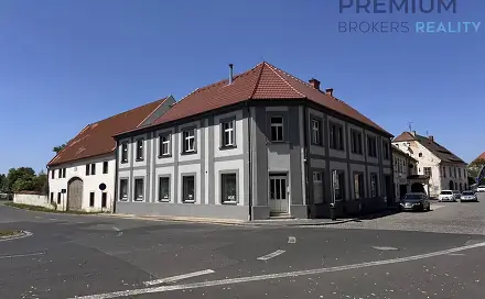 Pronájem obchodních prostor 300 m², Husitské náměstí, Žatec, okres Louny