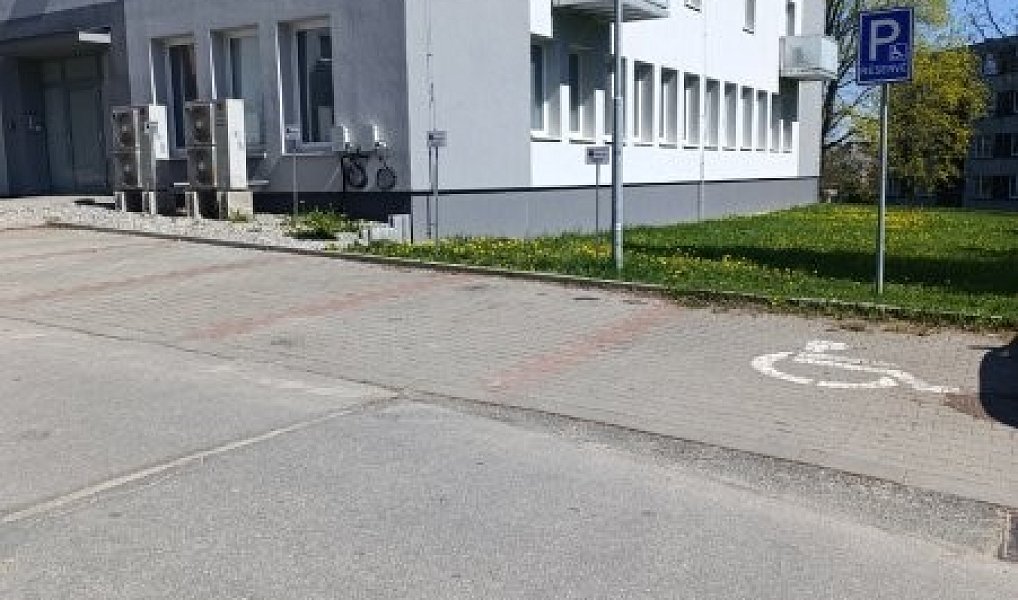 Pronájem soukromého parkovacího stání v Jihlavě, na sídlišti Královský Vršek, Jihlava – náhled fotky 3
