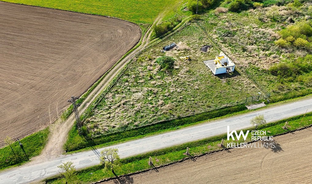Prodej zahrady 1 652 m², Suchomasty – náhled fotky 21