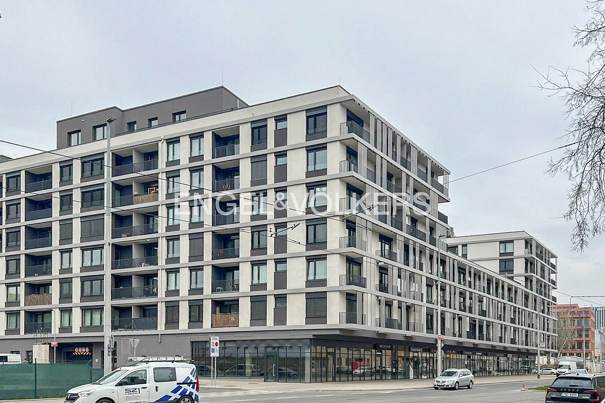 Pronájem garážového stání 12 m2, praha vysočany