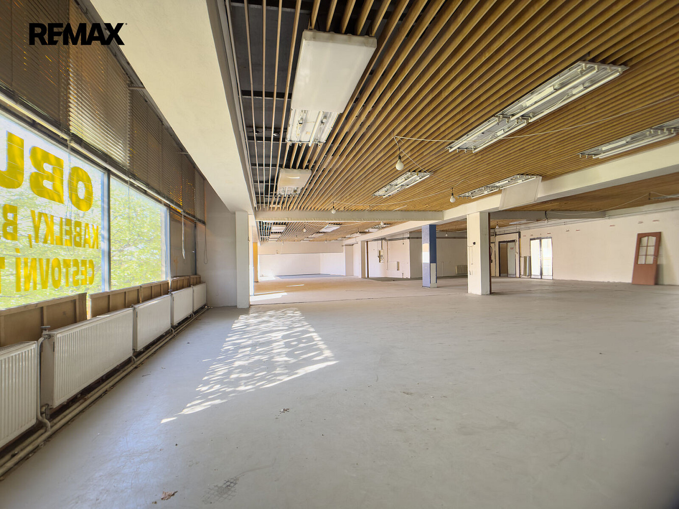 Pronájem obchodních prostor 460 m² – fotografie 4