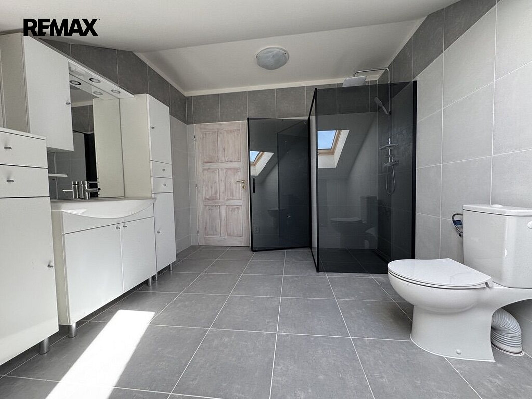 Pronájem bytu 4+1 37 m² – fotografie 3