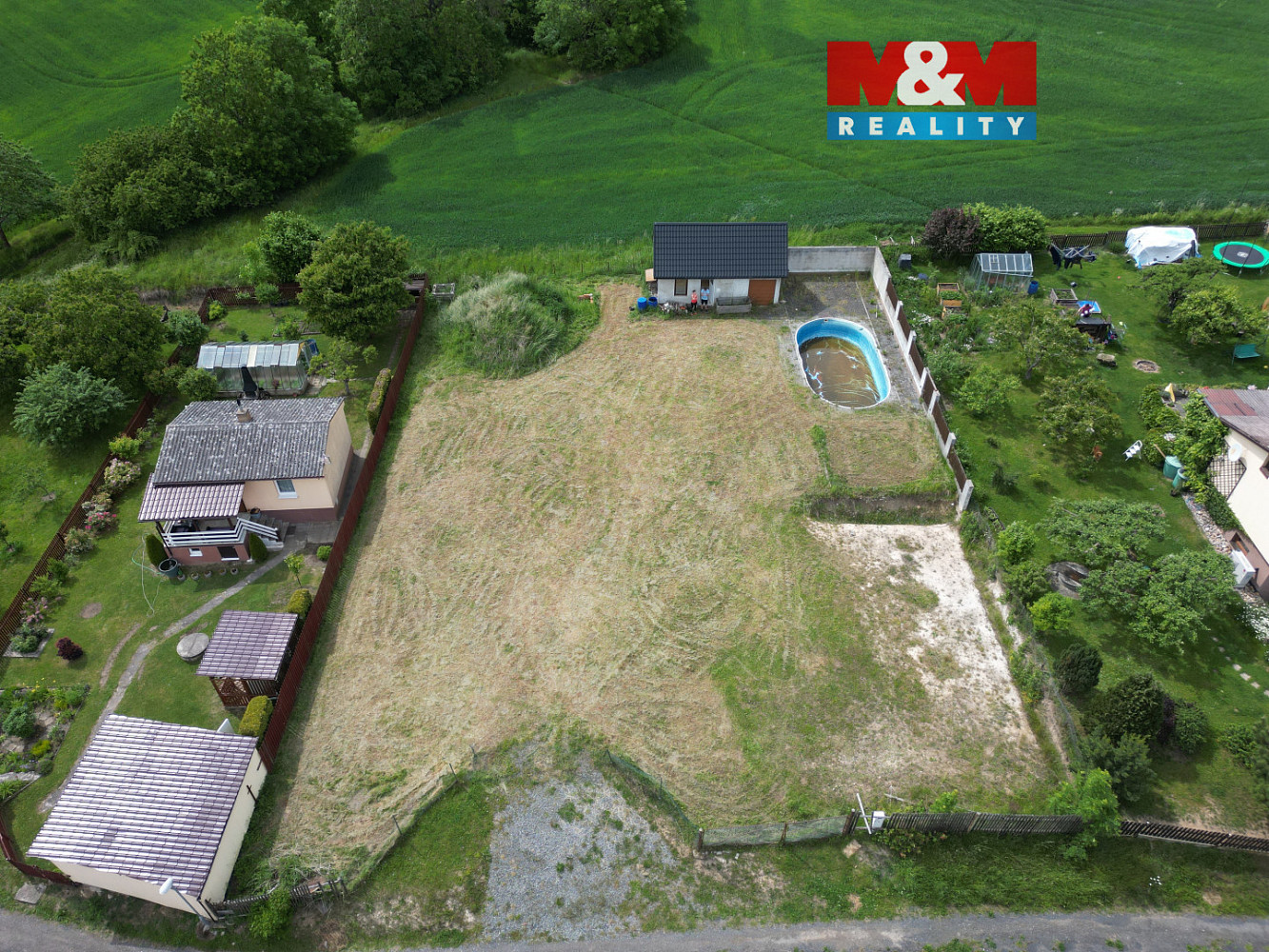 Prodej stavebního pozemku 1 207 m²