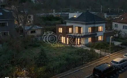 Prodej domu 274 m² s pozemkem 847 m², Starolázeňská, Praha 5 - Velká Chuchle