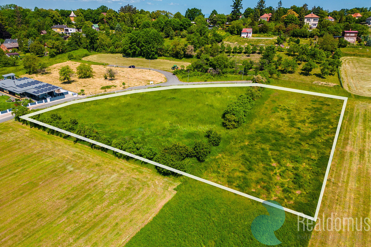 Prodej stavebního pozemku 6 111 m² – fotografie 2
