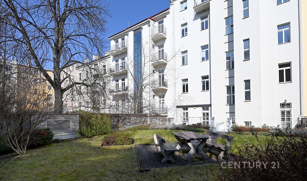 Prodej bytu 2+1 104 m², Praha – náhled fotky 11