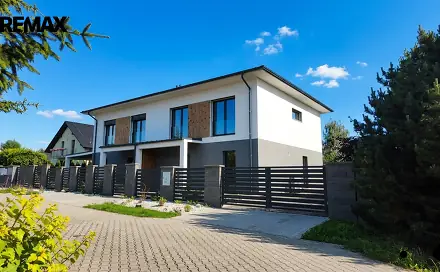 Pronájem domu 194 m² s pozemkem 400 m², Babice, okres Praha-východ