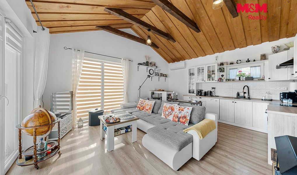 Prodej domu 207 m² s pozemkem 2 307 m², Huntířov – náhled fotky 3