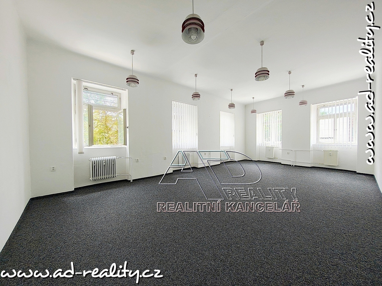 Pronájem kanceláře 210 m² — photo 4
