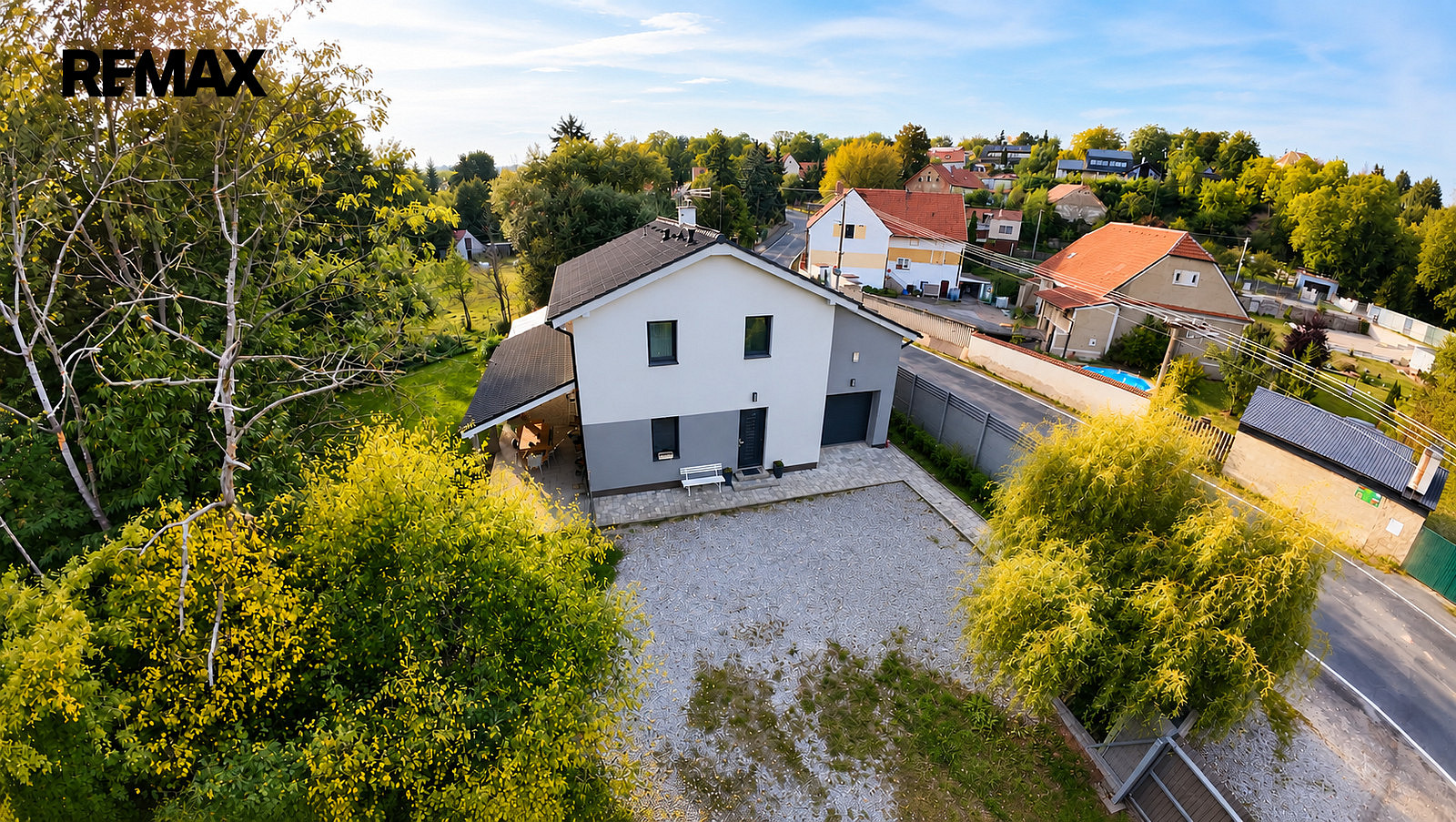 Prodej domu 160 m² s pozemkem 821 m² – fotografie 2