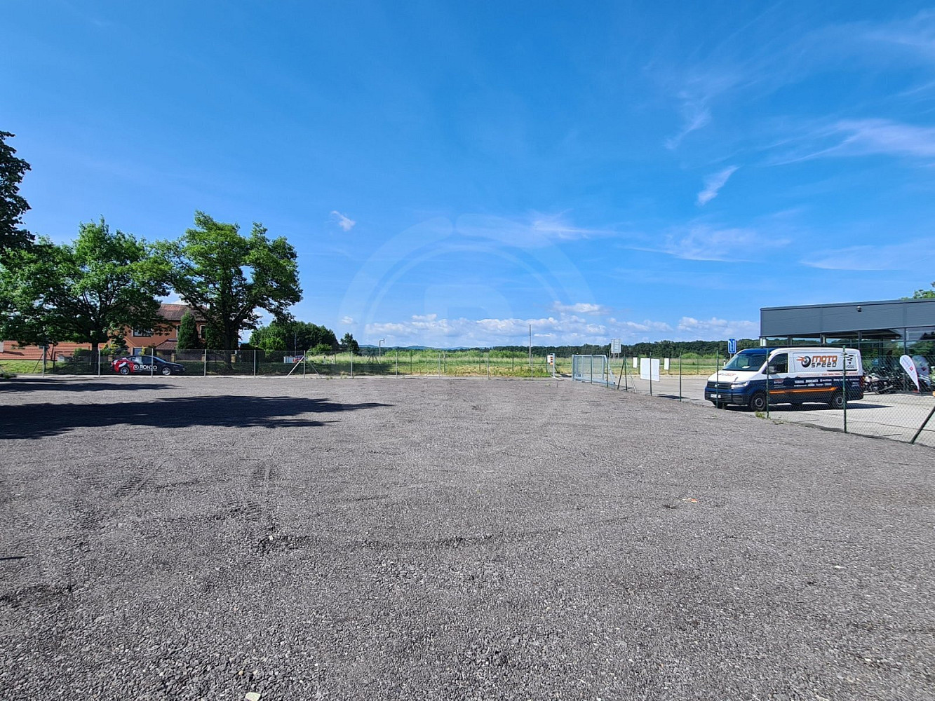 Pronájem komerčního objektu (jiného typu) 1 000 m² – fotografie 5